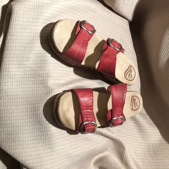 Dansko coral red leather wedge clog sandals, 8.5 - Picture 10 of 11